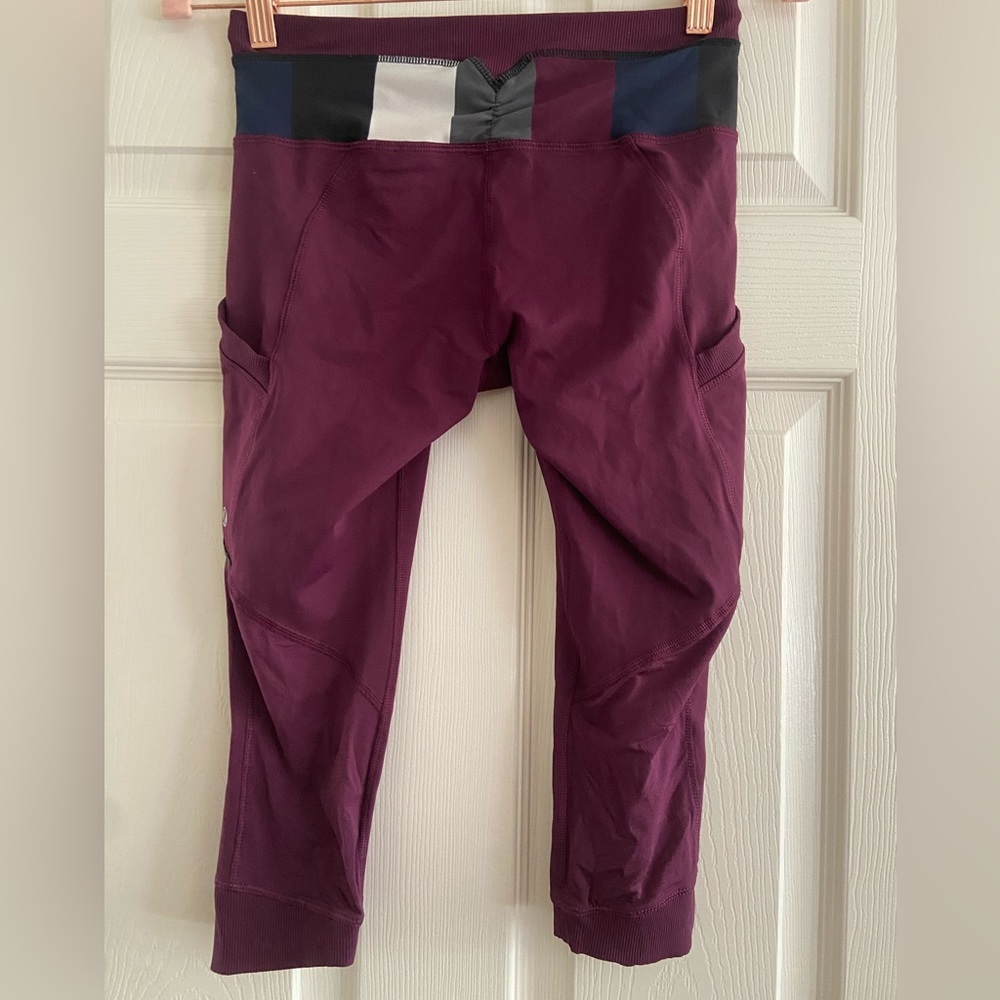 Lululemon Size 6 Women's Cropped Leggings - Multicolor - Picture 3 of 4